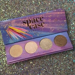 SPACE CASE cosmetics eye quad